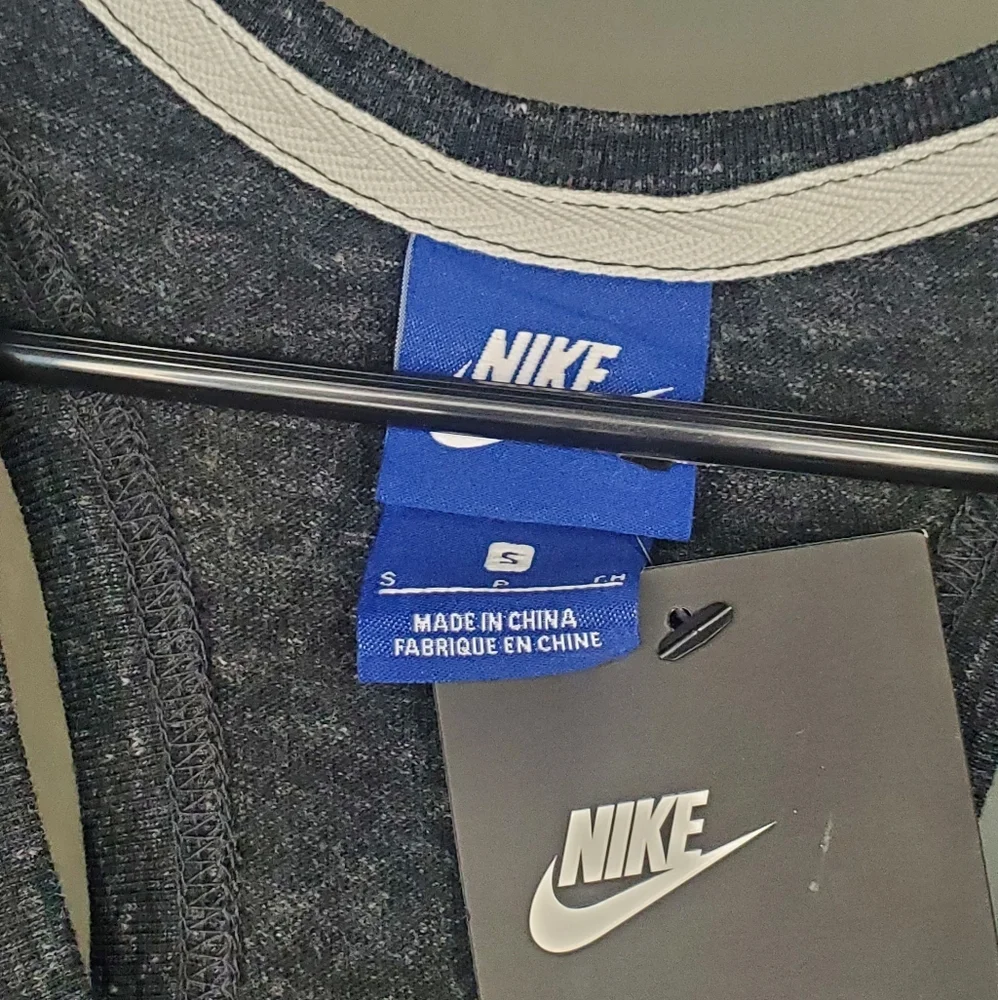 Nike NWT Tank Top Size Small